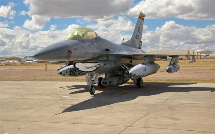 Преимущества и недостатки истребителя F-16