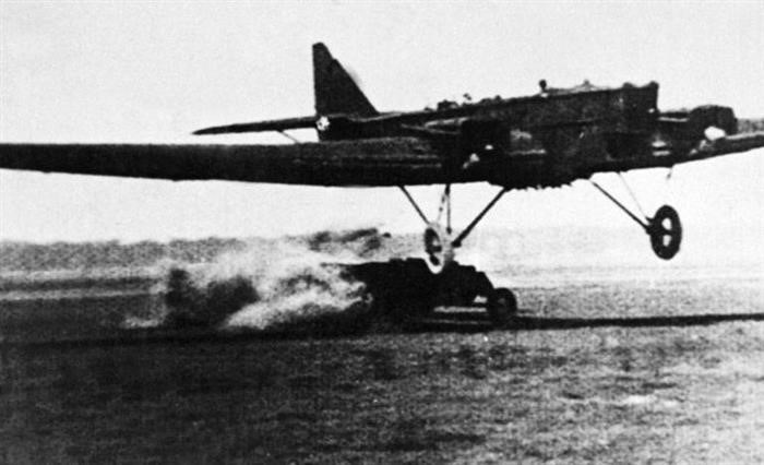 Первая техника в истории воздушного десанта