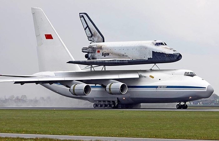Boeing 747 Dreamlifter: самый большой самолет грузовой